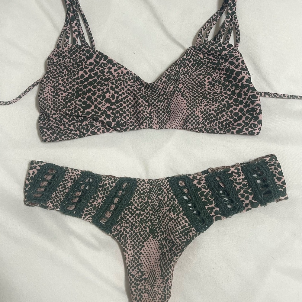 Acacia Set